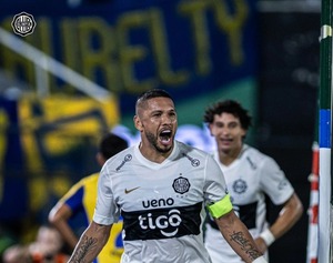 Gran triunfo de Olimpia para seguir siendo único puntero - trece