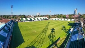 El balón rueda en la Arboleda