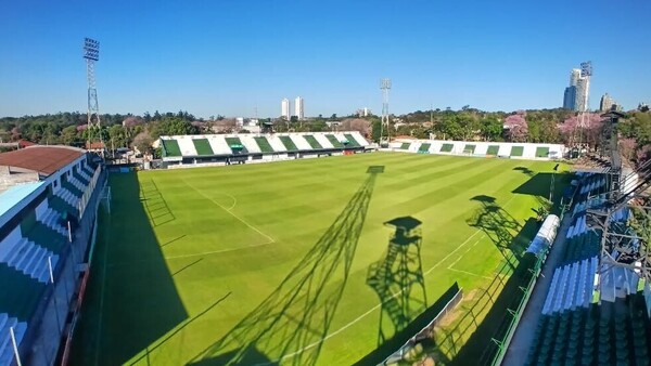 El balón rueda en la Arboleda