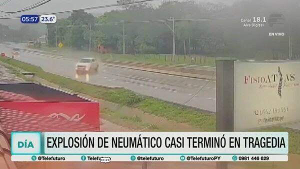 Mujer sobrevive a choque tras explotar neumático en Pedroso