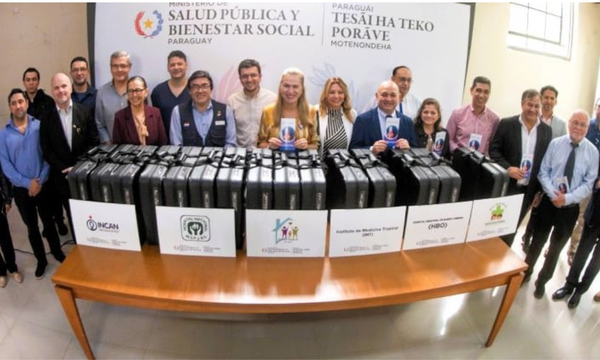 Ministerio de Salud entregó 18 equipos de endoscopía a seis hospitales públicos del país - OviedoPress