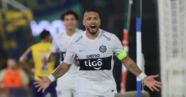 La Nación / Cabezazo ganador de Richard