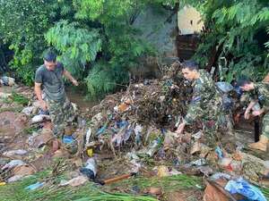 Popular / Milicos omopotī arroyos y zanjas tras temporal