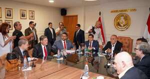 Diario HOY | Ministro explicó adjudicación de vivienda al senador Vera