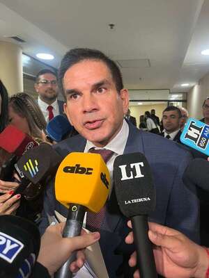 Baruja defiende adjudicación de vivienda para Chaqueñito pero promete analizarla  - Política - ABC Color