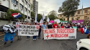 Pacientes con enfermedades catastróficas exigen medicamentos y pago de deudas
