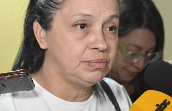 Denuncian que Senadora Yolanda Paredes ocupó irregularmente una vivienda de Itaipú - Noticiero Paraguay