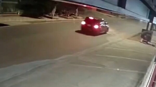 Comisario atropelló a motociclistas y huyó del lugar