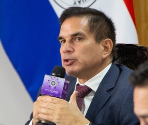 Ministro Baruja internado tras pico de presión durante reunión con diputados