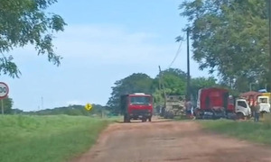 Pobladores de Villa San Francisco denuncian que chatarrería bloquea la calle con sus vehículos - OviedoPress