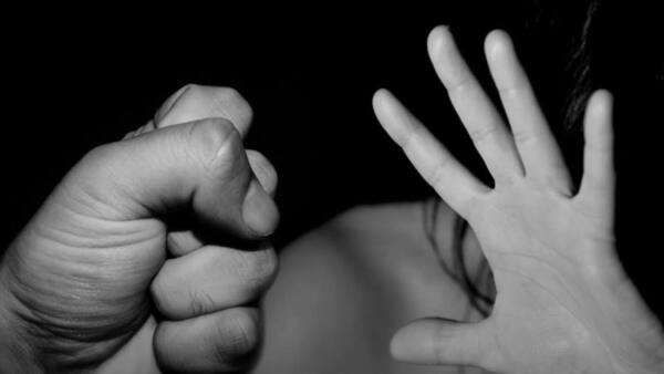 Terror en Limpio: ex la persigue y amenaza a toda su familia