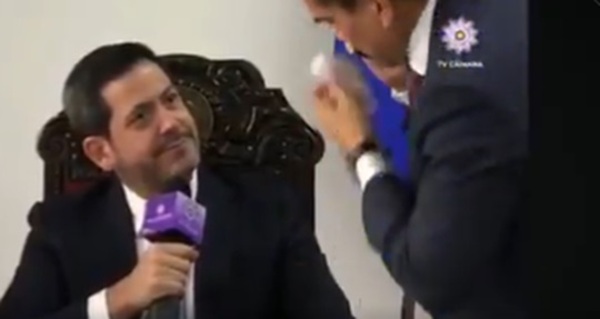 ¿Se puso nervioso? Baruja se retiró de reunión por sangrado nasal