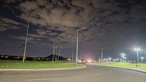 Quejas por falta de luz y mantenimiento de las veredas en la Costanera Sur