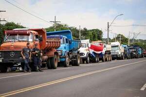 Combustibles: camioneros pedirán que Petropar reactive tarjeta de descuento para el sector - Nacionales - ABC Color