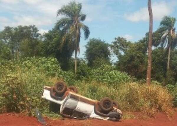 Vuelco de una camioneta condujo a identificar a asaltabancos - Policiales - ABC Color