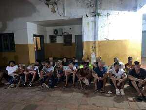 Detienen a 26 personas en operativo policial durante Olimpia vs. Luqueño - Policiales - ABC Color