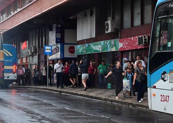 Suba de combustibles: ¿Por qué no impacta inmediatamente en el precio del pasaje? - Economía - ABC Color