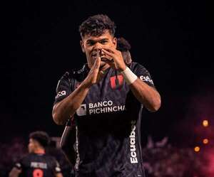 Rodney Redes anota y saca de la crisis a Liga de Quito - Fútbol Internacional - ABC Color