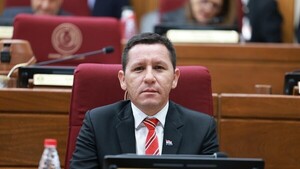 Senadores salvan una vez más a Chaqueñito de la expulsión