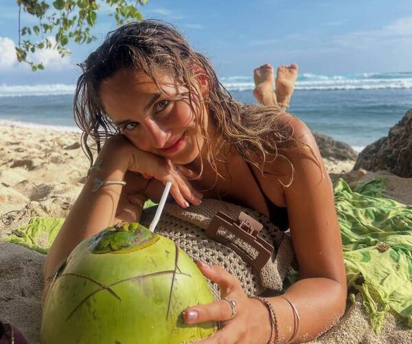 Rubia de Tiktok rechaza que feos le tantean ndaje