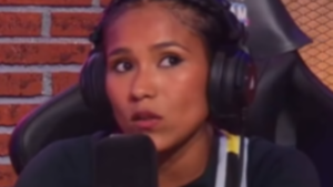 Marina disgustada con su equipo