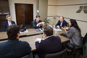 Gobierno promete pagos a constructoras, pero presupuesto sigue siendo insuficiente - Economía - ABC Color