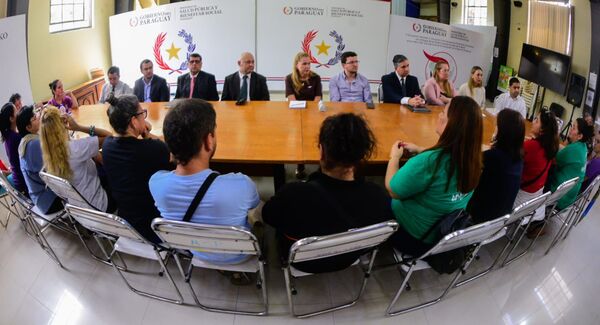 Salud y asociaciones de pacientes acuerdan reunión de trabajo desde el próximo lunes