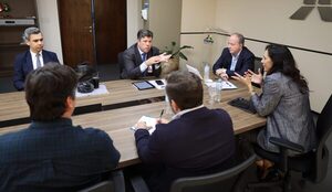 Ejecutivo negocia con constructoras solución a deuda de USD 187 millones - El Trueno