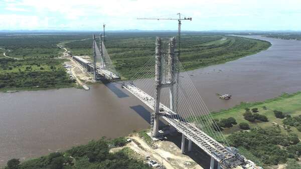 En junio se unirán las dos partes del Puente de la Bioceánica - Economía - ABC Color