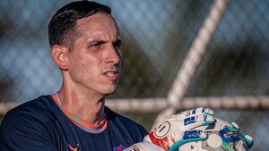 Gatito Fernández vuelve a la titularidad luego de 10 meses