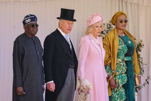 Carlos III y Camila dan la bienvenida al presidente de Nigeria - Gente - ABC Color