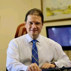 Ordenan captura de abogado tras revocarse suspensión de su condena por incumplimiento alimentario