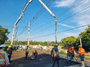 Obras que continúan y otras que frenan ante deuda del Estado con constructoras