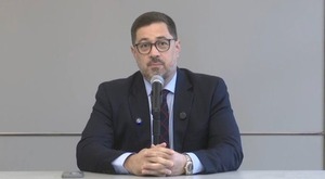 Abogado de Horacio Cartes rechaza acusaciones del exembajador Marc Ostfield - ADN Digital