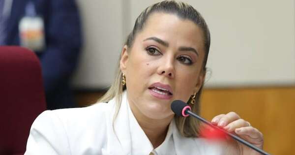 La Nación / Lizarella Valiente cuestiona gestión de APA por recursos que no llegan a músicos