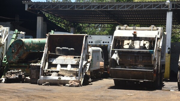 Luis Bello gestiona millonaria compra de camiones de basura evadiendo a la Junta