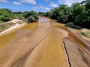 Sequía extrema amenaza abastecimiento de agua en comunidad de Yabebyry - Nacionales - ABC Color