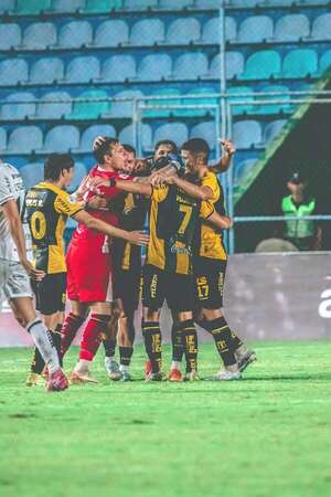 Guaraní recuperó la memoria en el torneo y venció 3-1 a Recoleta FC - Fútbol - ABC Color