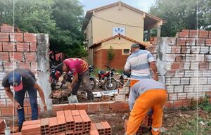Municipalidad restaura muralla del CREC tras daños causados por temporal - Concepción al Día
