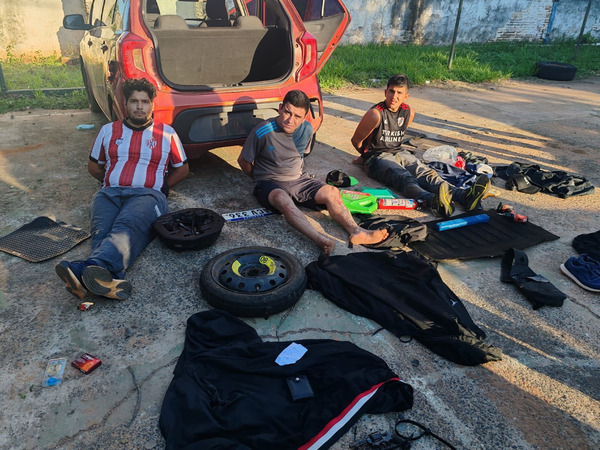 Popular / Ypané: Caen tres bandidos tras violento asalto domiciliario