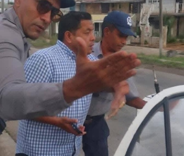 Régimen cubano reprime y detiene a pastor por predicar la Biblia en YouTube