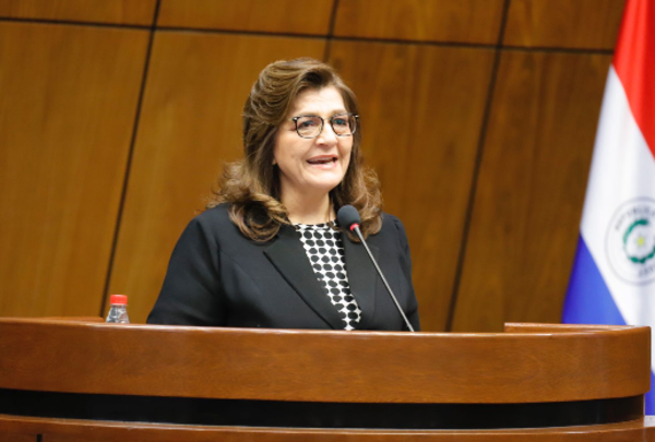 Blanca Ovelar afirmó que el horario permanente de verano «nos jodió la vida»