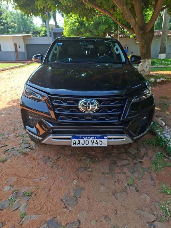 Compró una camioneta de alta gama y terminó enredado en presunta red de autos robados - Policiales - ABC Color