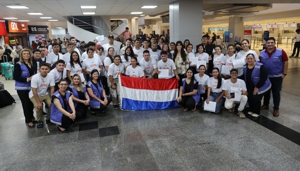 Primer grupo de 100 paraguayos parte a España con el Programa de Migración Laboral - ADN Digital