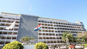 Diputado denuncia que directores de IPS cobraban jugosos salarios como si fuesen gerentes