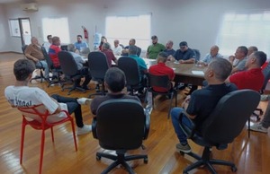 Camioneros rechazan paso de autos y amenazan con bloquear el Puente de la Integración - ADN Digital