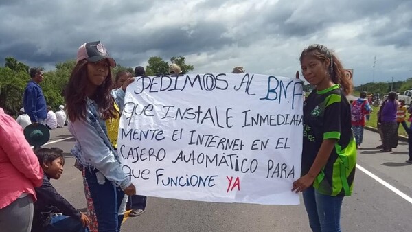 Chaco: Indígenas exigen internet y funcionamiento del cajero automático instalado en 2025