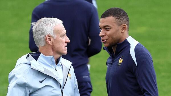 Deschamps convoca a Mbappé "no solo para hacer márketing"