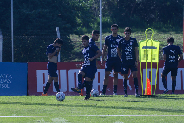 Intensa preparación de la Albirroja Sub 17