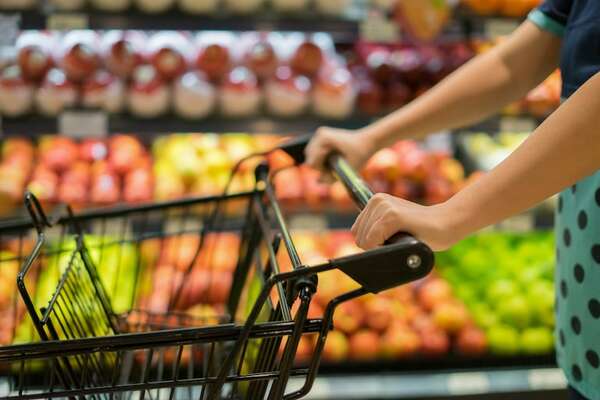 Supermercados preparan rebajas para Semana Santa - Economía - ABC Color